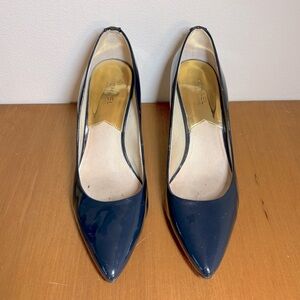 MICHAEL Michael Kors Navy Blue Pumps. Size 9 1/2. Pointed toes.